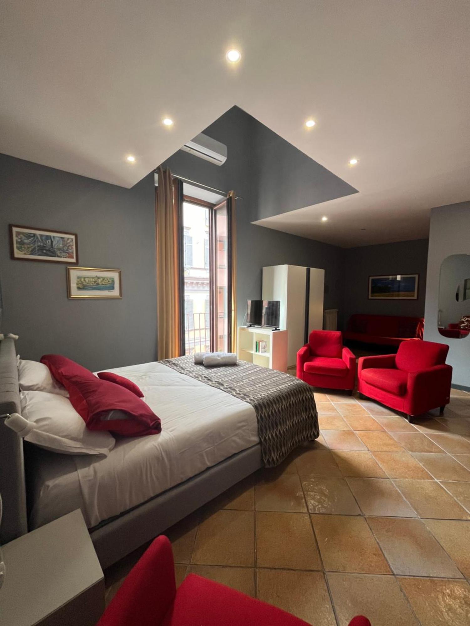 Naples Luxury Suites B&B エクステリア 写真