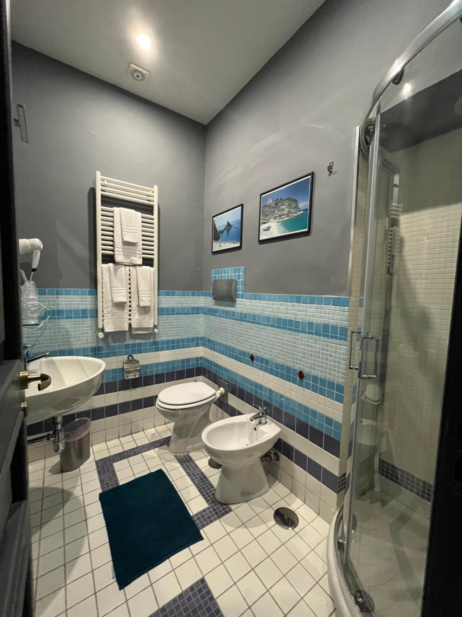 Naples Luxury Suites B&B エクステリア 写真