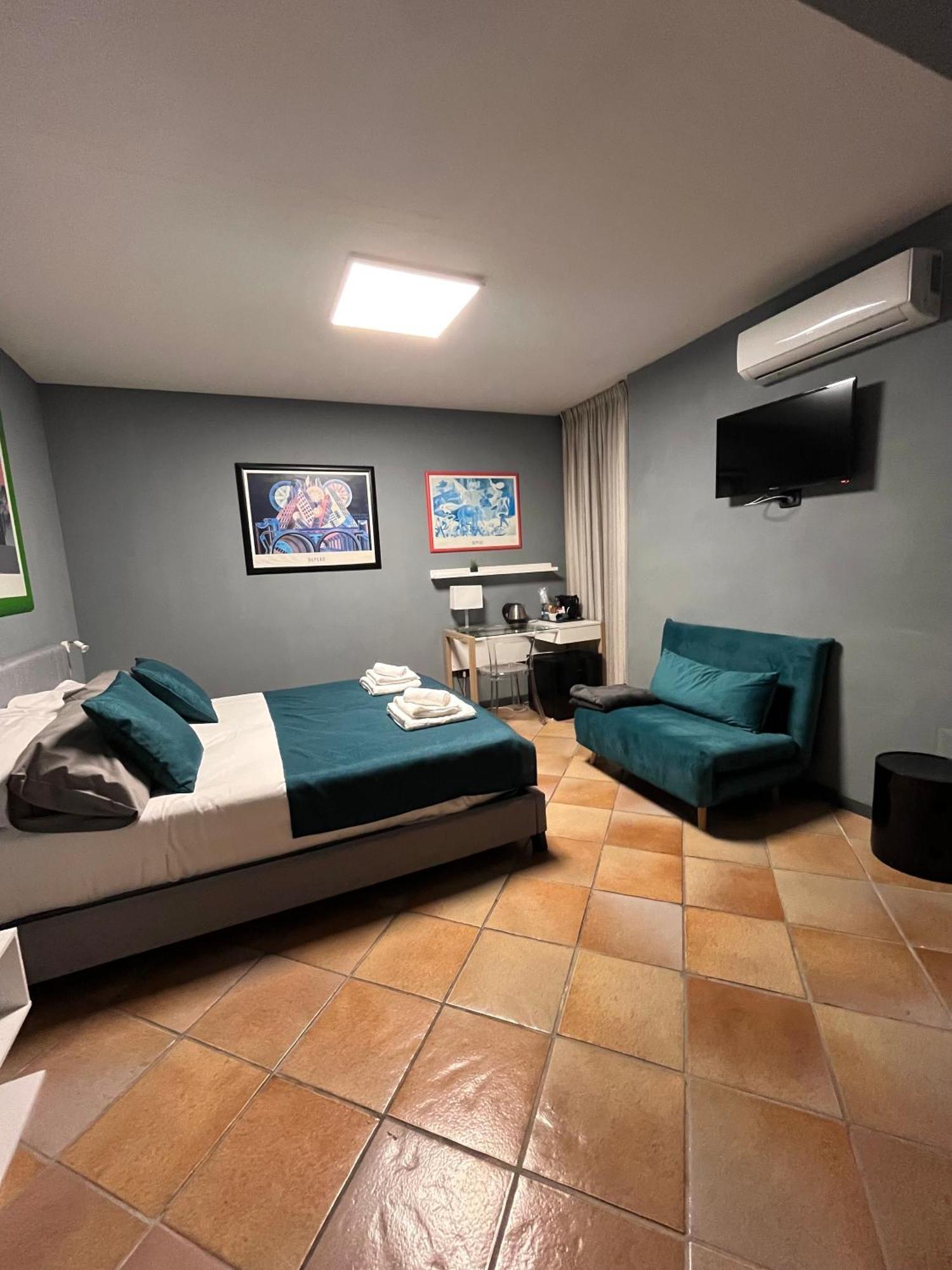 Naples Luxury Suites B&B エクステリア 写真